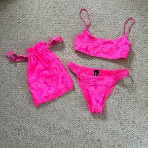 HOT PINK MICA PITAYA TRIANGL BIKINI (top is small, bottom is cheeky size medium)